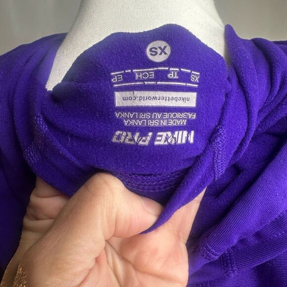 Nike Pro Women’s purple mock neck hoodie Size XS - Picture 4 of 6